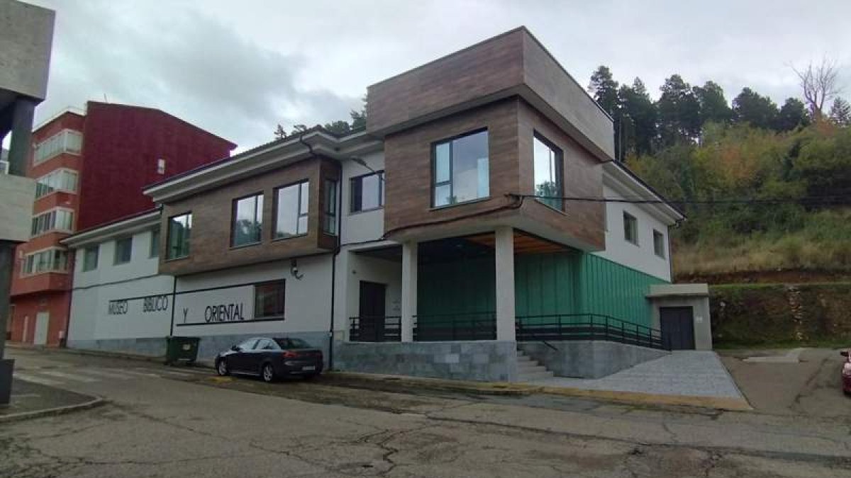 La casa de cultura de Cistierna acoge el aula Uned. CAMPOS