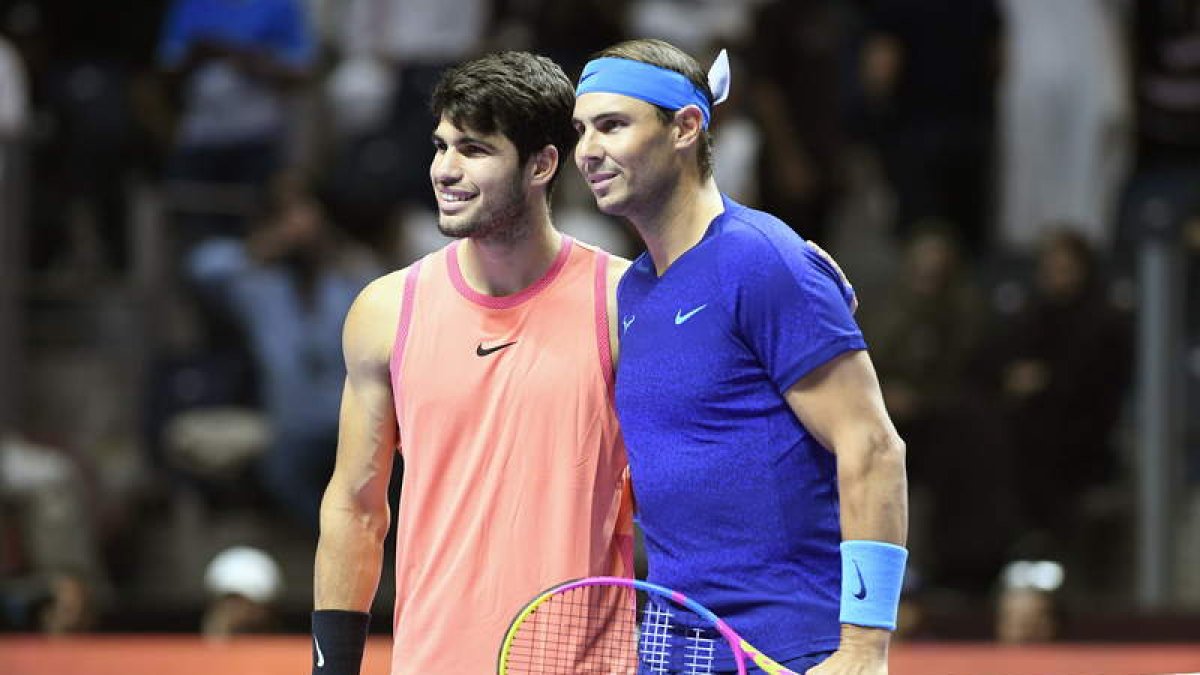 Carlos Alcaraz y Rafa Nadal vivieron un duelo vibrante en el que venció el murciano.  STR