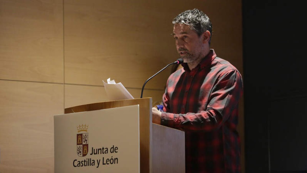 Un momento del pregón de Juanín García.  FERNANDO OTERO