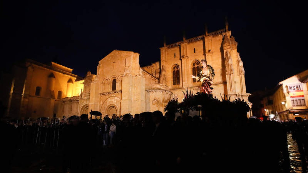La procesión de San Juan. ÁNGELOPEZ