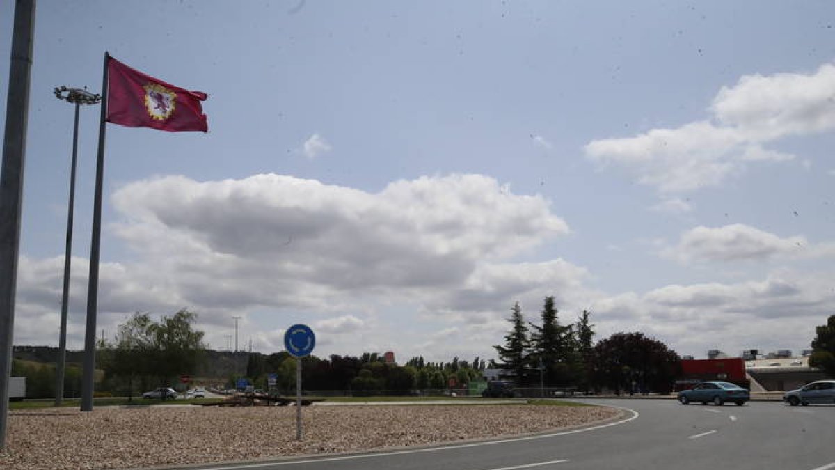 El tráfico tuvo que ser interrumpido desde la glorieta de Carrefour.
