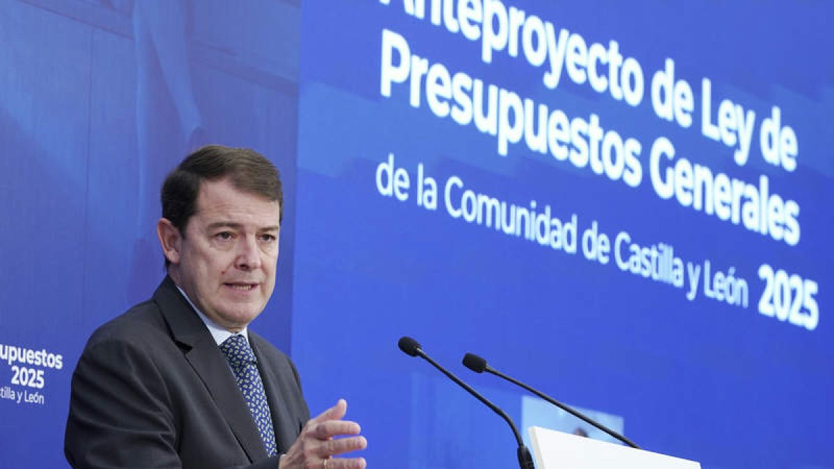 Mañueco en la presentación del anteproyectos de Cuentas. NACHO GALLEGO