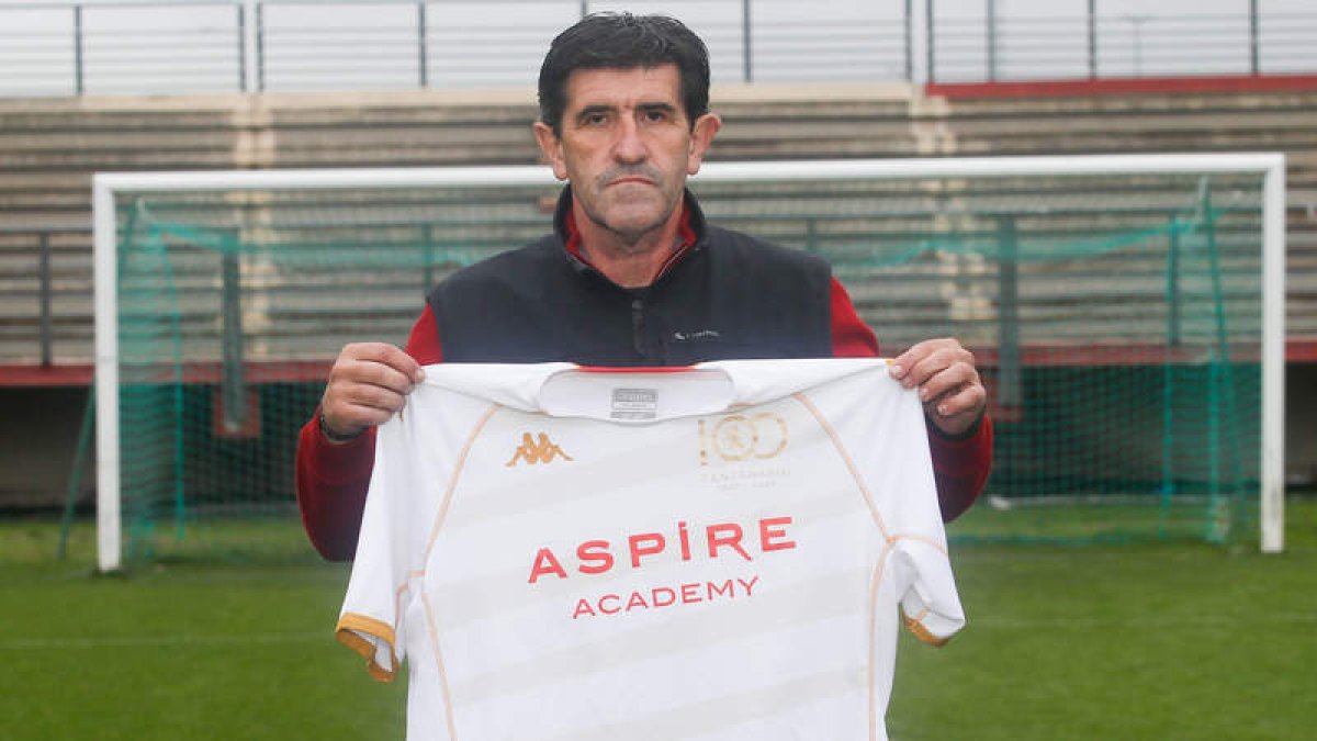 José Díez es el tercer futbolista que en más ocasiones ha vestido la elástica de la Cultural con 250 partidos oficiales jugados, sólo superado por Gerardo y Belarmino López. ÁNGELOPEZ