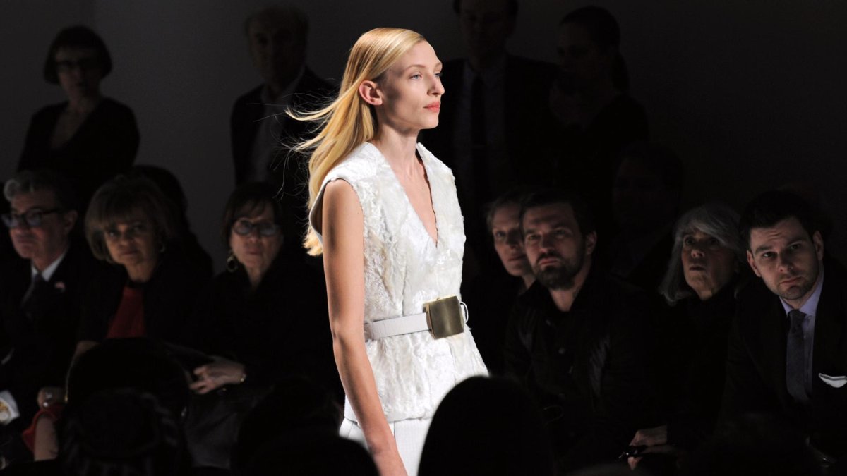 Una modelo en la Semana de la Moda de Nueva York. EFE/ PETER FOLEY