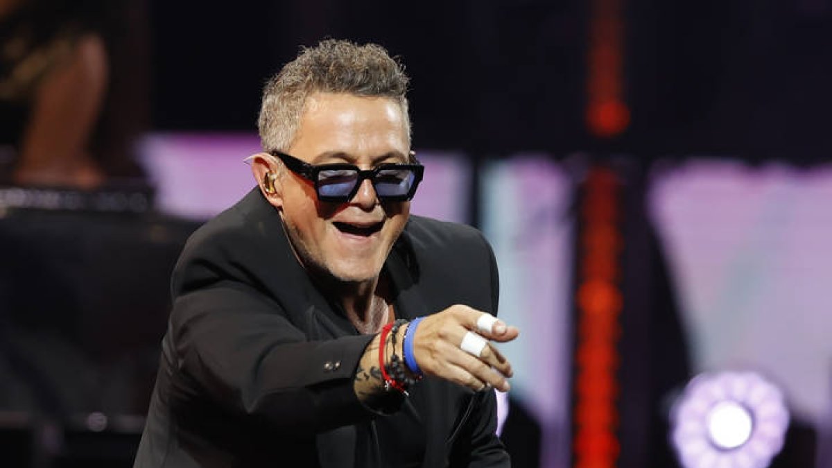 Fotografía de archivo del 25 de febrero de 2024 del cantante y compositor español Alejandro Sanz.