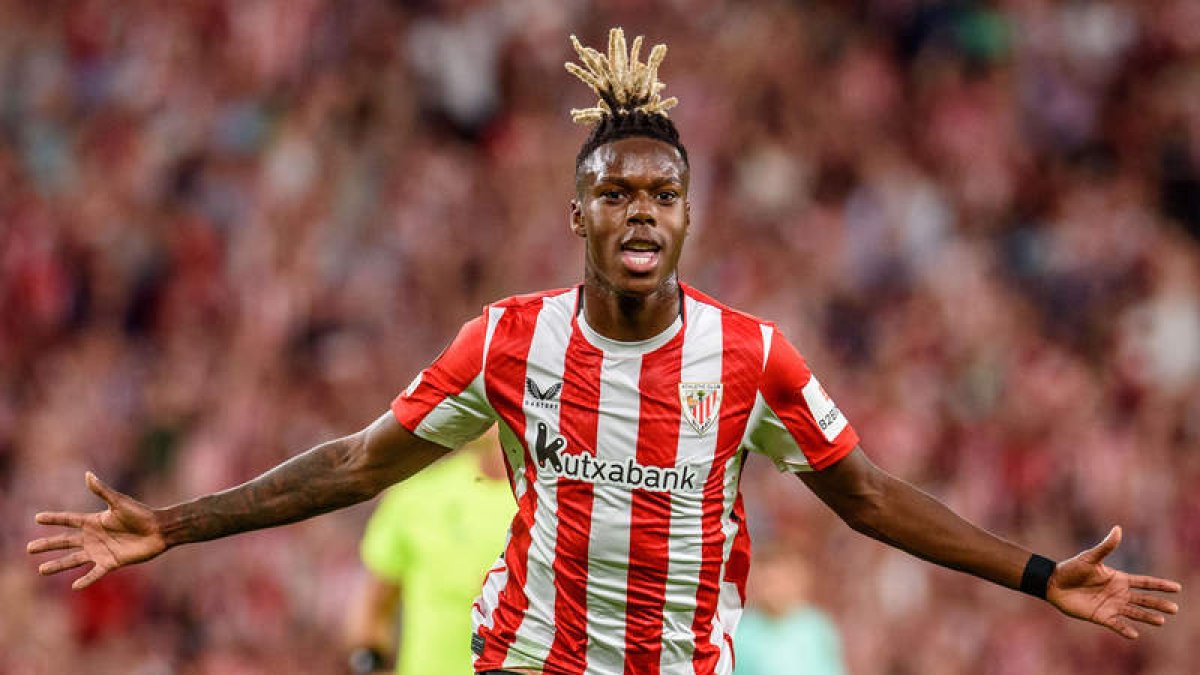 Nico Williams celebra su gol anotado ante el Slavia. JAVIER ZORRILLA