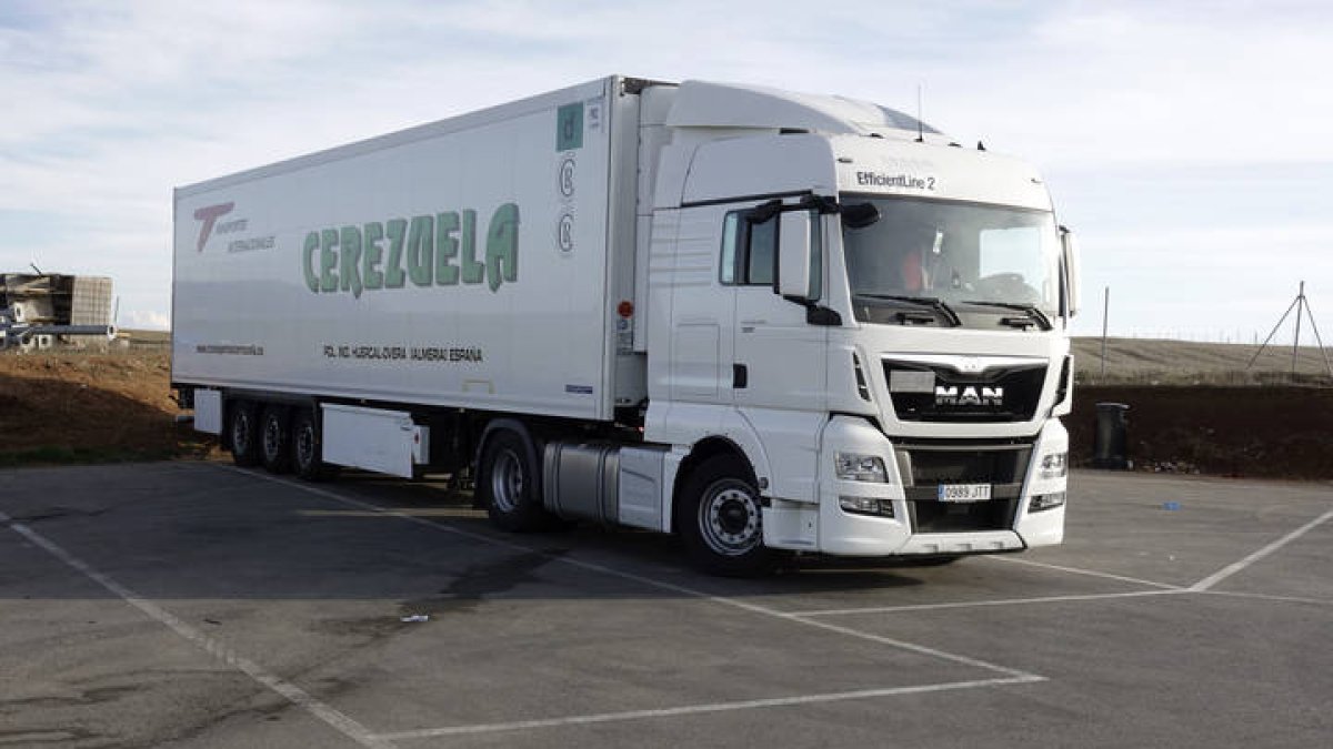 Camión frigorífico de una empresa de Almería.