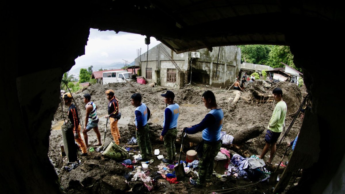  Efectps de la tormenta.  EFE/EPA/FRANCIS R. MALASIG