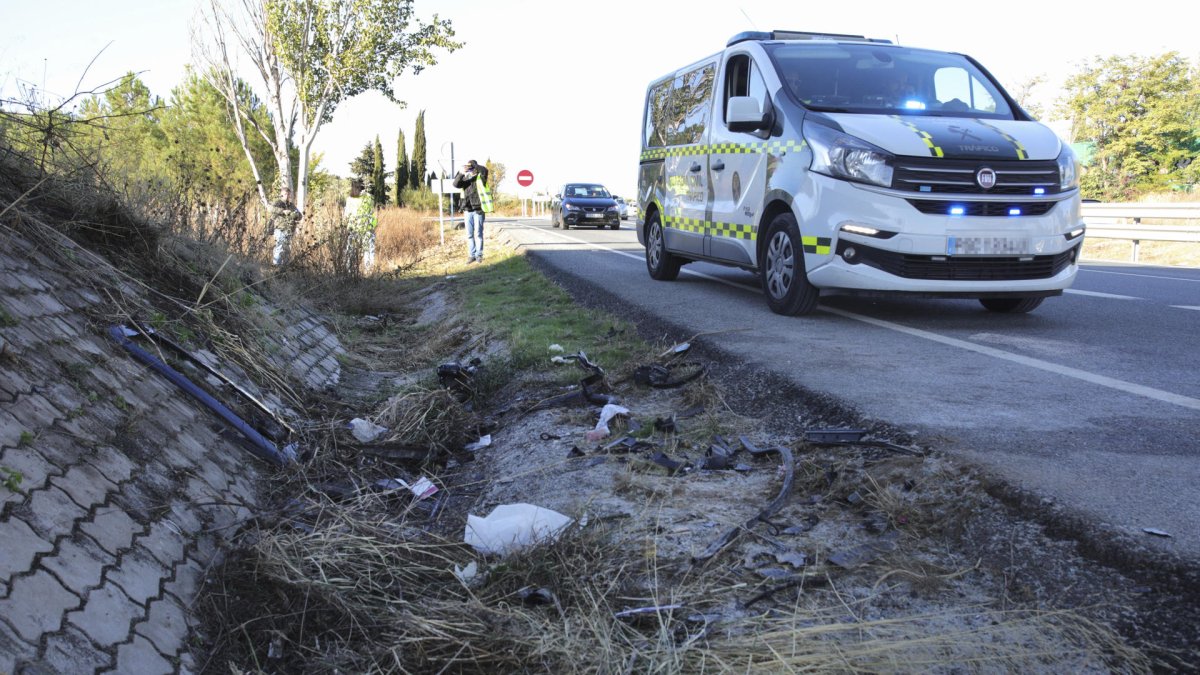 Vehículo de la Guardia Civil en un control de carretera. EFE/ Pepe Torres