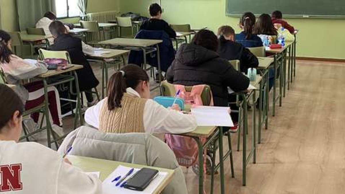 Alumnos en un aula. DL