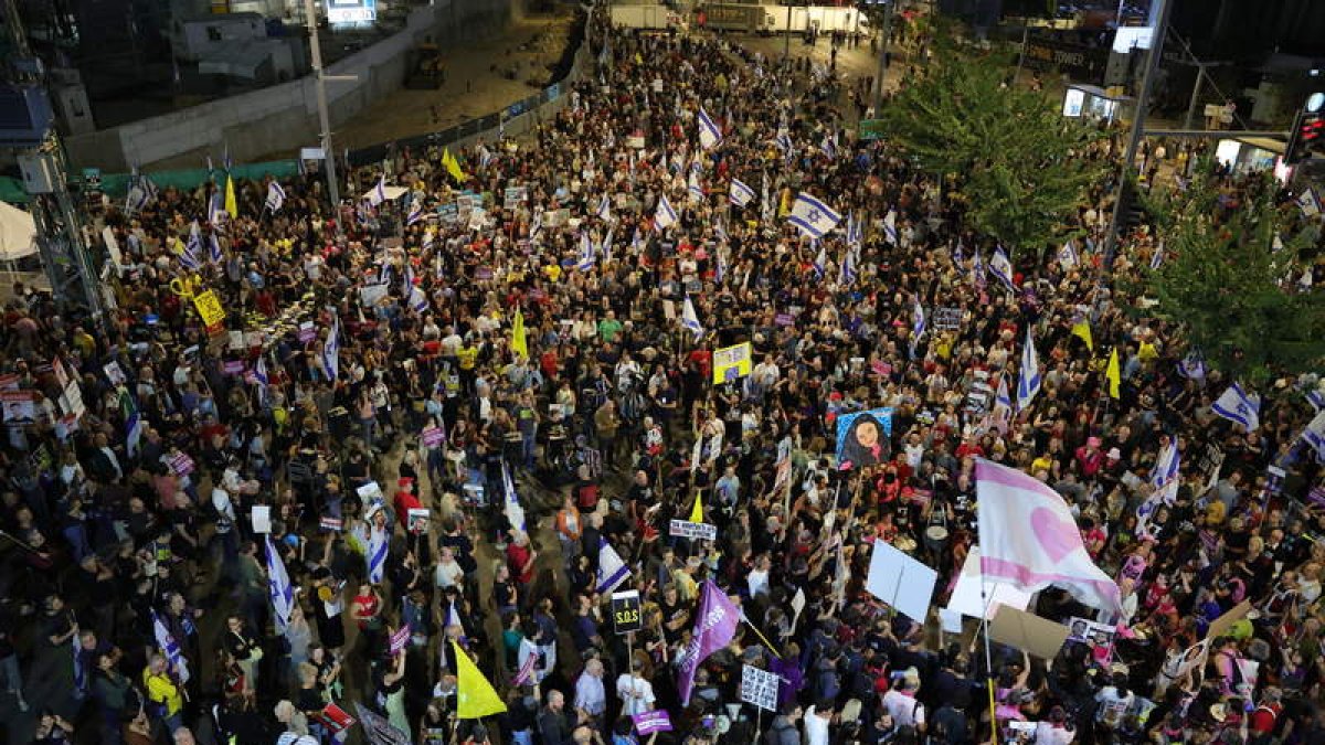 Imagen de una manifestación por el regreso de los rehenes. ABIR SULTÁN