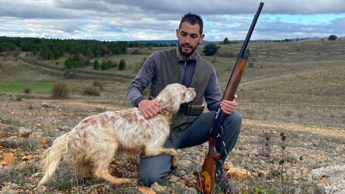 Borja Llamazares fue uno de los cazadores que madrugaron en la apertura de la caza menor.  DL
