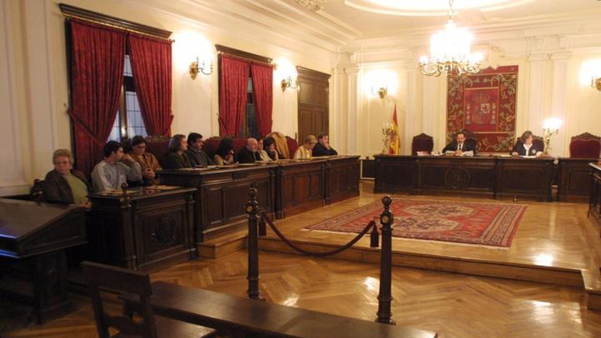 Juicio con jurado popular en la Audiencia Provincial de León.