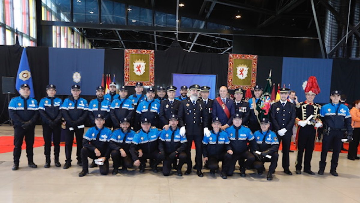 El alcalde presidió los actos de celebración del patrón de la Policía Local.