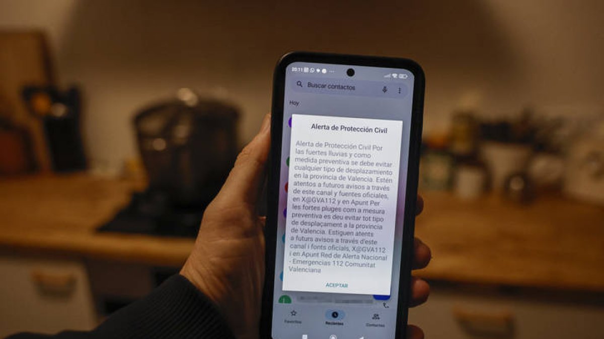 Emergencias de la Generalitat Valenciana ha activado el sistema de aviso a la población Es-Alert, a través de los teléfonos móviles, para informar de manera preventiva a los habitantes de toda la provincia de Valencia.