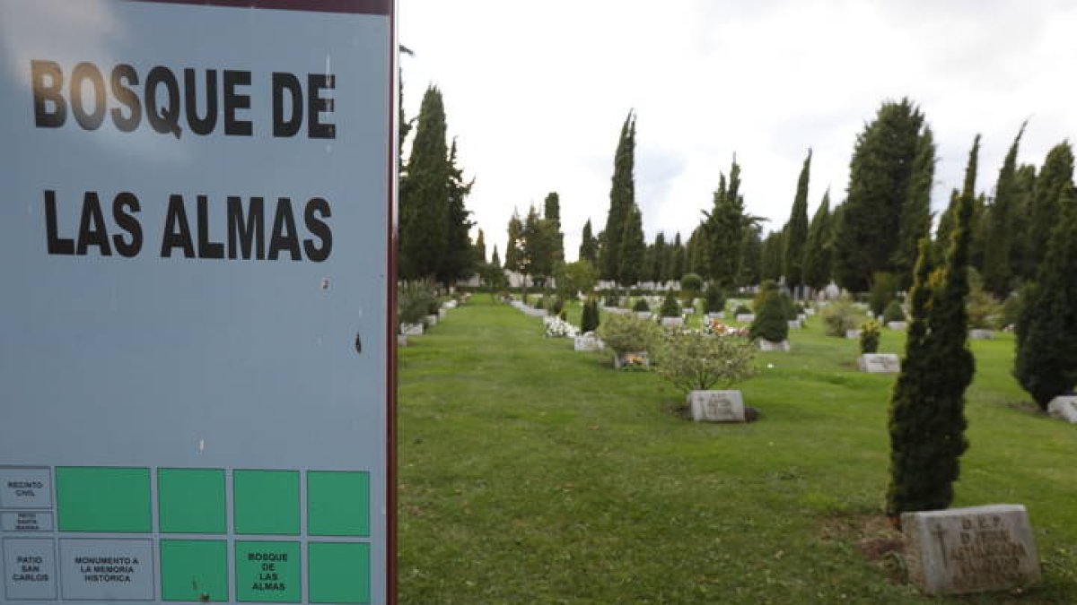 El recuerdo a los que se han ido está presente en la noche de hoy.