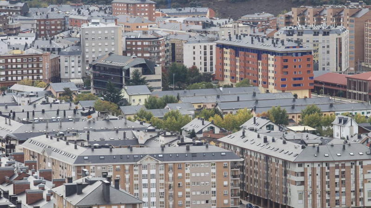 Vista aérea de Ponferrada, en una imagen de archivo.  L. DE LA MATA