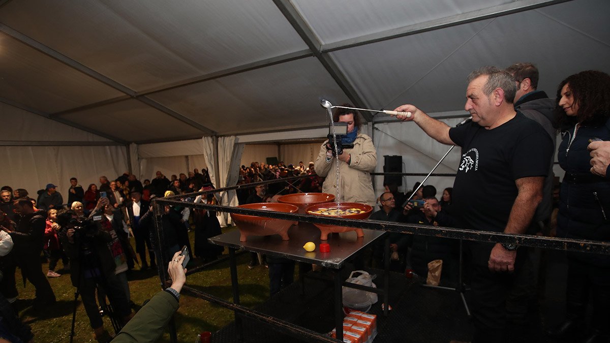 Edición anterior del magosto organizado por el Ayuntamiento de Ponferrada, en el Puente Boeza