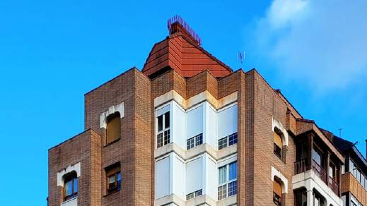 Avda. Condesa de Sagasta, número 34.  OVIDIO PRIETO, 2023