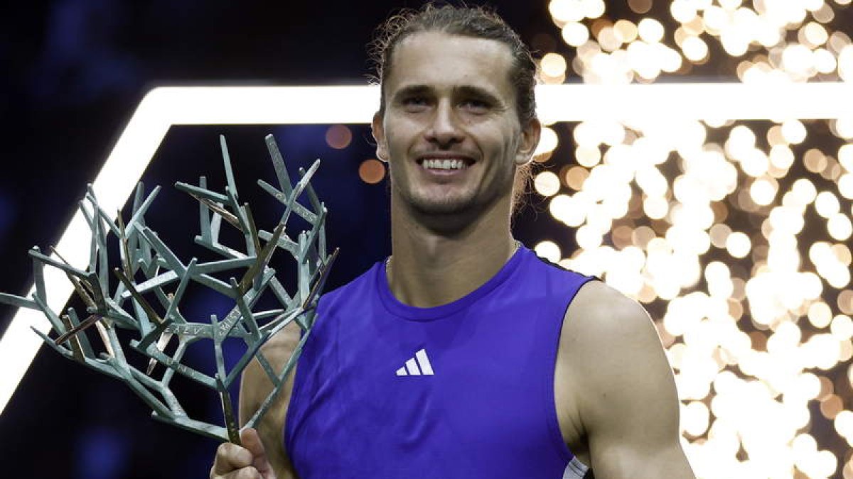 Zverev le quita el número dos a Alcaraz