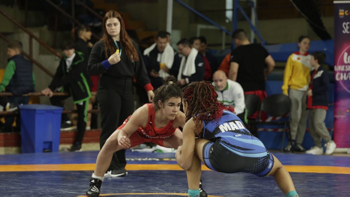 El Centro de Alto Rendimiento de León pone en marcha una concentración permanente del equipo nacional de luchas olímpicas. FERNANDO OTERO