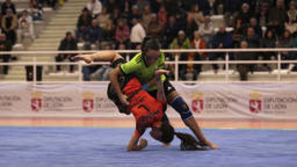 La lucha leonesa femenina será beneficiada con la presencia de las luchas olímpicas.