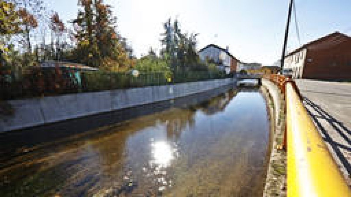 Canal en San Cristóbal de la Polantera