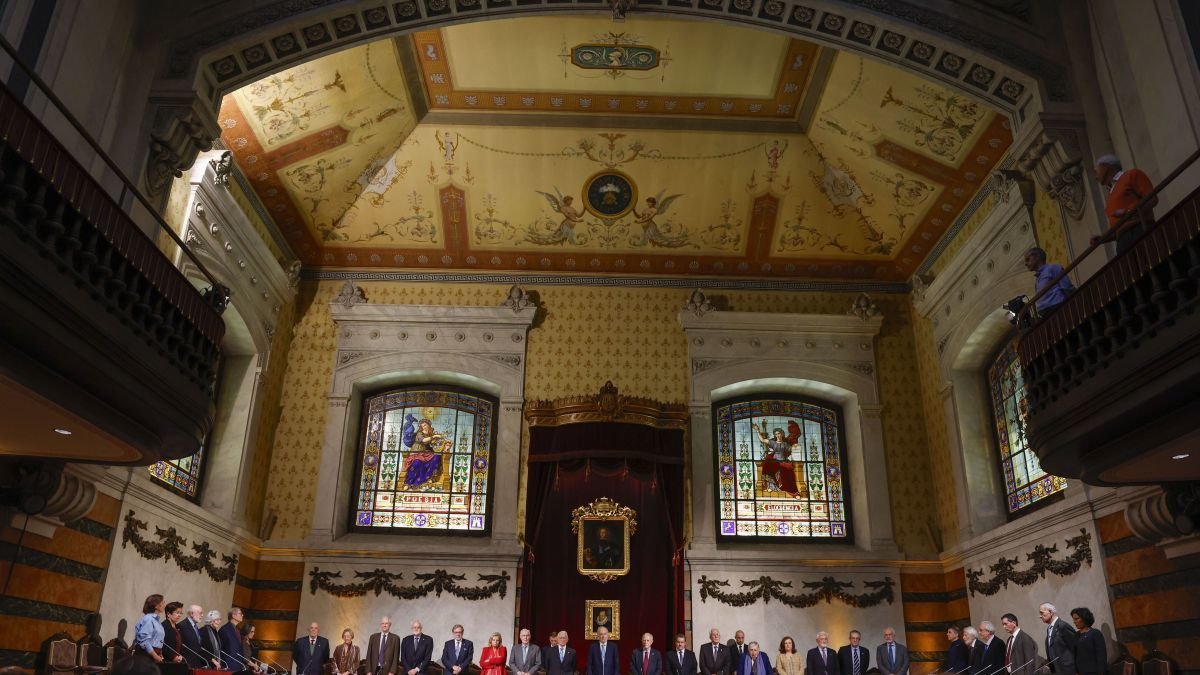 Reunión celebrada en la Academia Española. juanjo martín
