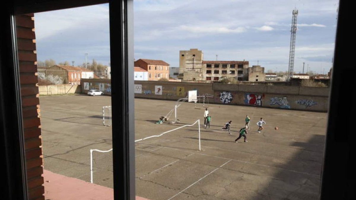 En la imagen, el centro La Fontana, en el barrio de Armunia, donde tiene su sede el Programa de Protección Internacional (PPI) de San Juan de Dios de León.