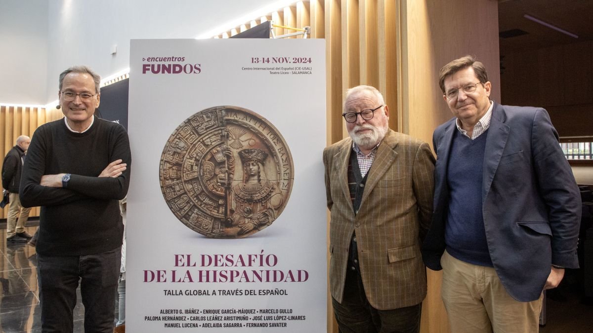 Imagen de los tres participantes en el foro de Fundos. susana martín