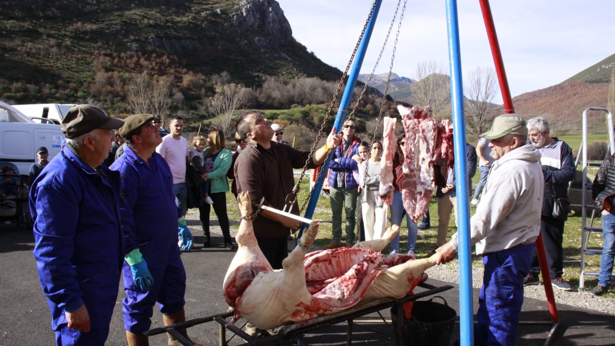 Puebla de Lillo celebra la matanza este fin de semana