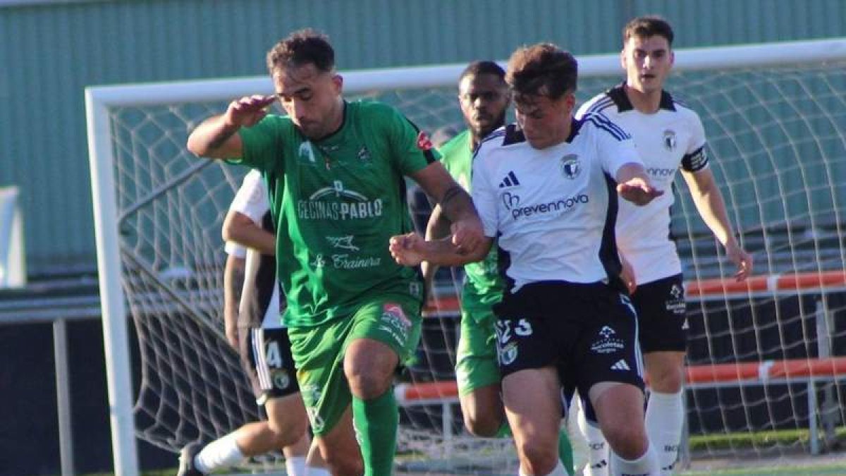 El Atlético Astorga se atascó en su visita al Burgos B y lo pagó con una derrota por 3-1.  AINARA