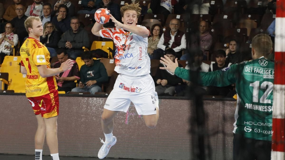 El Abanca Ademar necesitará el apoyo en masa de la afición para superar el reto de este martes frente al Kriens. ramiro