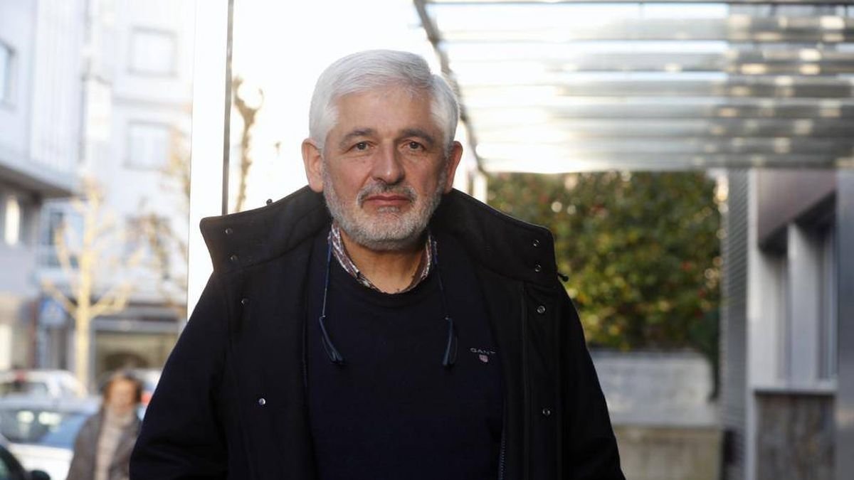 ECONOMISTA, PROFESOR DE GEOGRAFÍA E HISTORIA