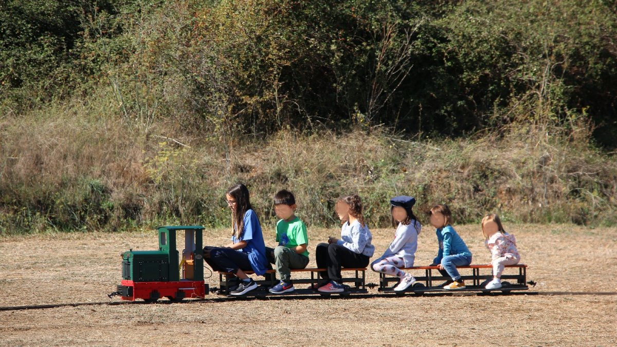 Imagen de archivo del tren en miniatura de la Asociación Cultural Ferroviaria Berciana.