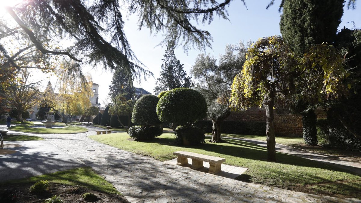 El parque del Cid se estrenó tras casi cuatro meses cerrado.