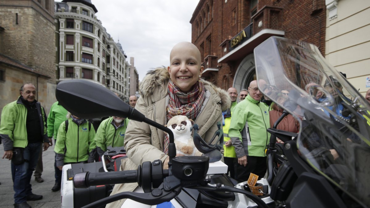 Moteros Solidarios homenajean a Lucía, una niña con cáncer.