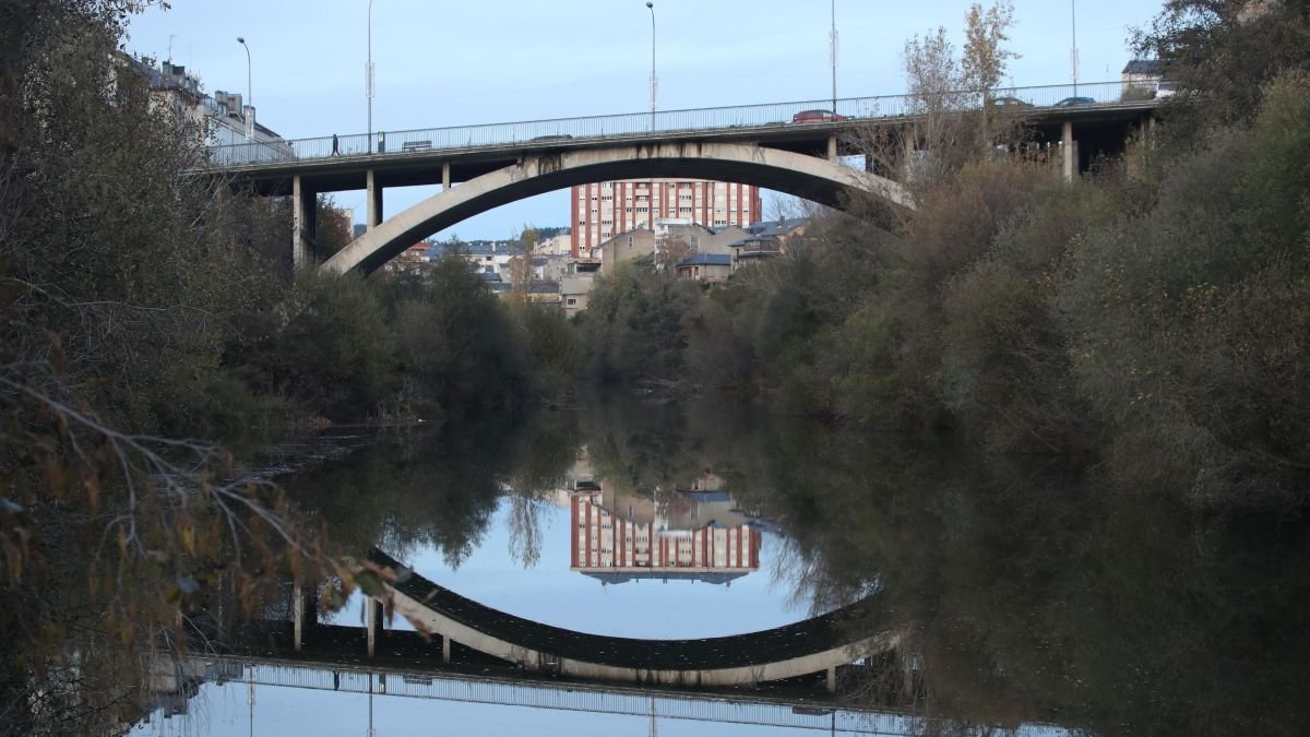 El río Sil, a su paso por Ponferrada, en una imagen de archivo.