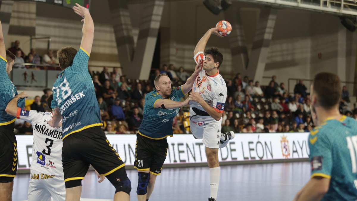 El Abanca Ademar ya ganó al Gorenje Velenje en el partido de la primera vuelta de la fase de grupos disputado en el Palacio de Deportes de León.