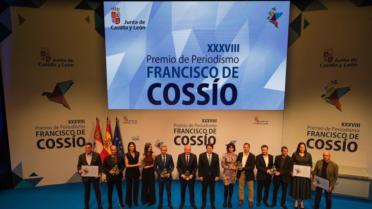 El presidente de la Junta, Alfonso Fernández Mañueco, en la gala de entrega de los Premios de Periodismo  'Francisco de Cossío' en su XXXVIII edición