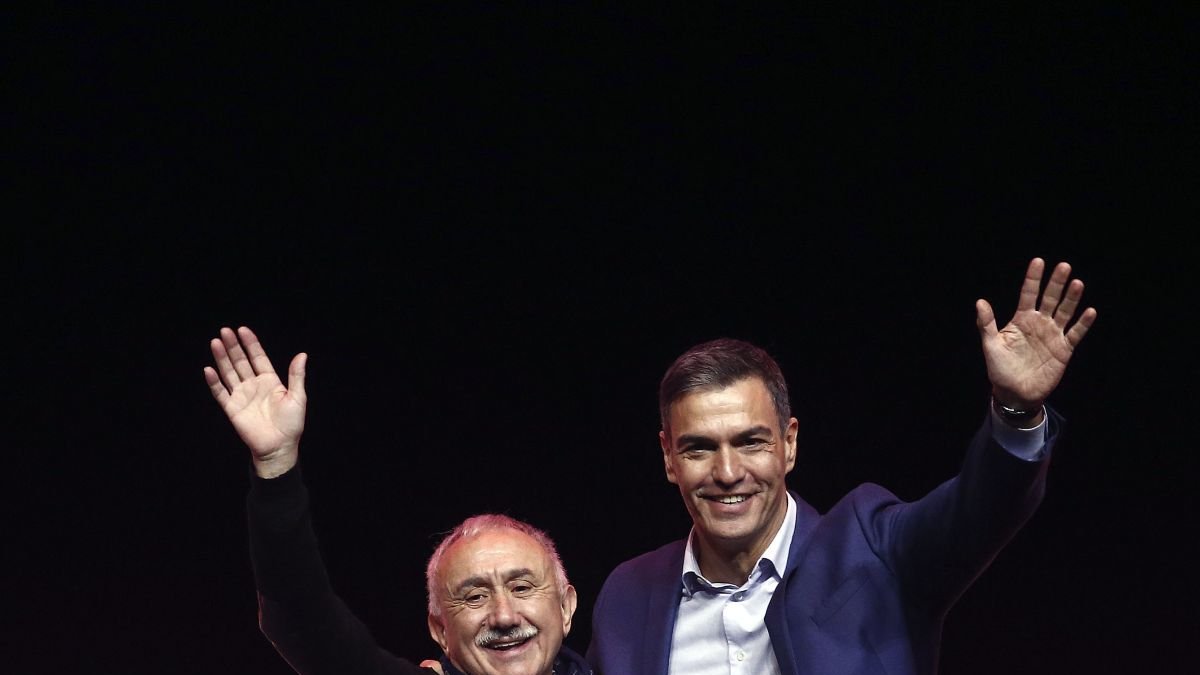 Pepe Álvarez y Pedro Sánchez ayer, en el 44 Congreso Confederal de UGTen Barcelona. QUIQUE GARCÍA