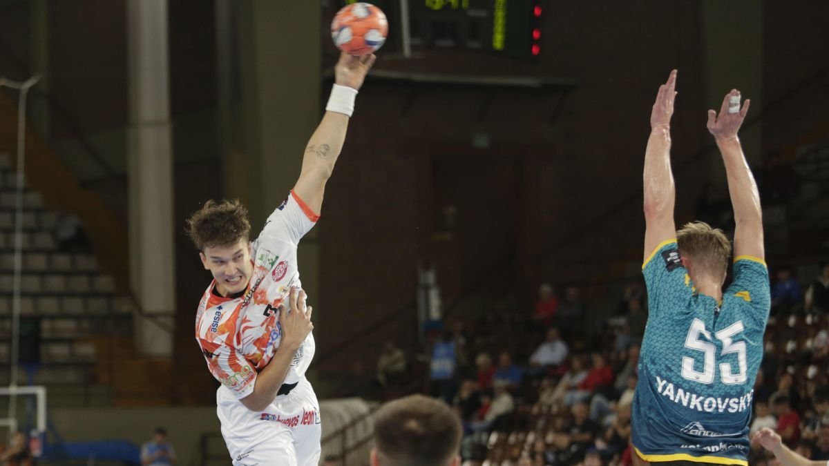 El Ademar ganó al Gorenje en el Palacio y este le devolvió ayer la moneda en Velenje. FERNANDO OTERO