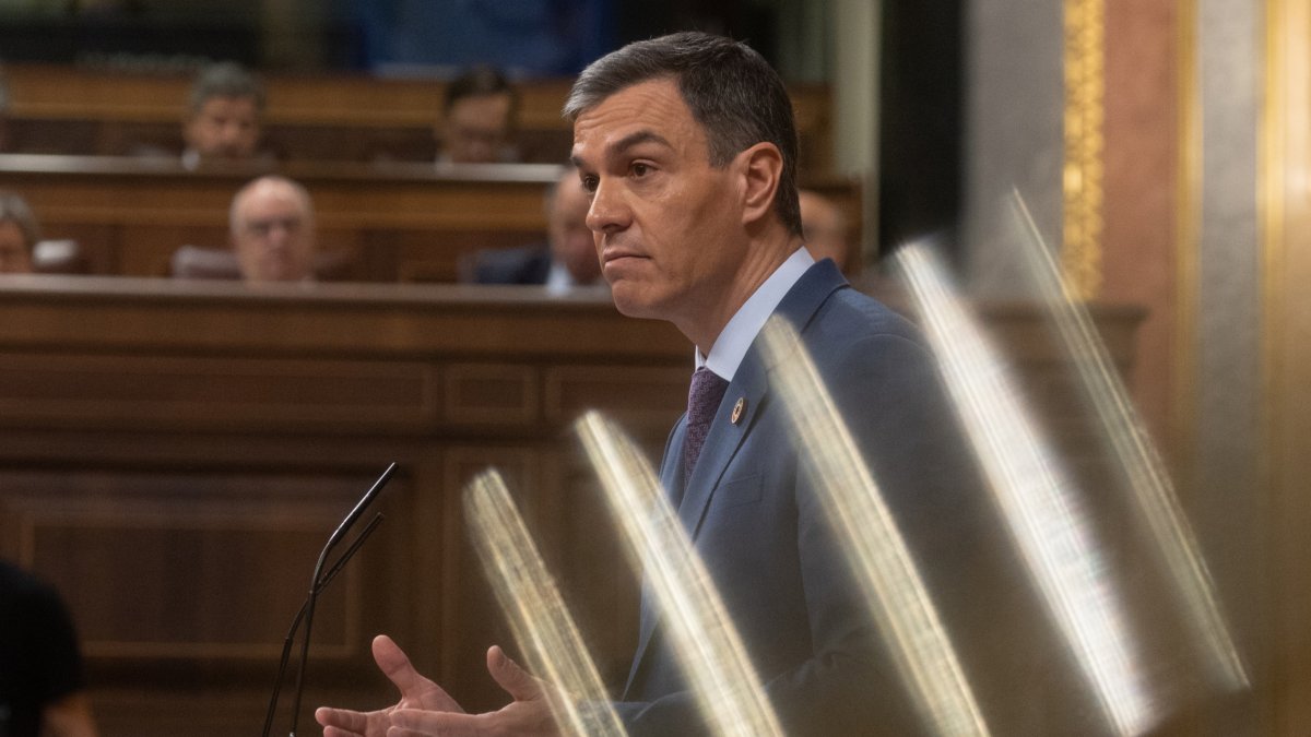 El presidente del Gobierno, Pedro Sánchez, en una sesión plenaria en el Congreso