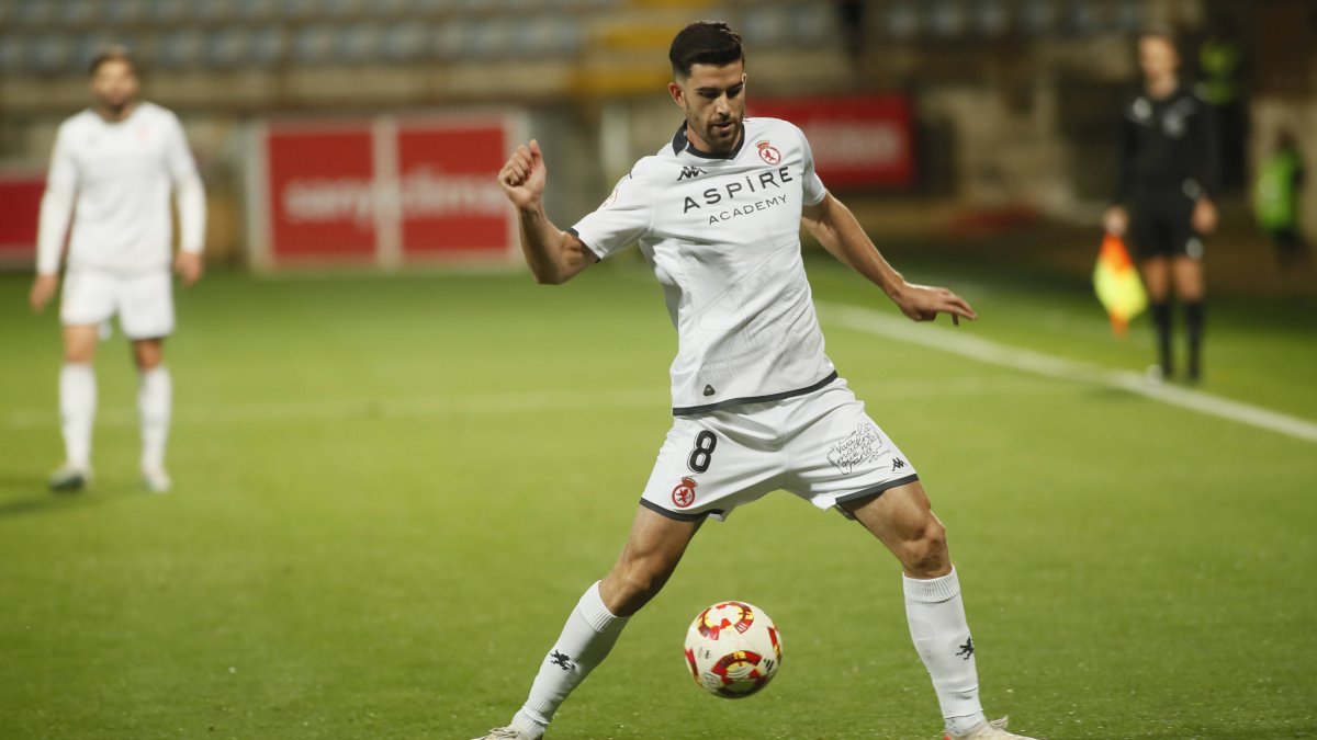 El mediocentro de la Cultural Barri podrá jugar ante el Nàstic tras quitarle Competición la cartulina roja mostrada por el árbitro cántabro Pardeiro Puente.