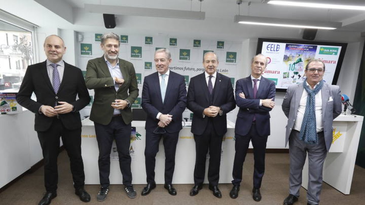 Hidalgo, Álvarez, Vega, García, Vallejo y Prieto, en la presentación.