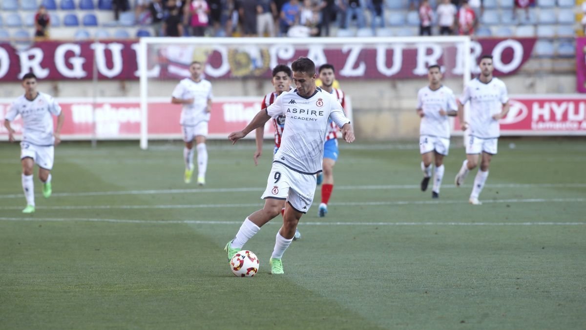 Manu Justo, gran referente en ataque, estará disponible para el trascendental partido de la Cultural frente al Nàstic tras superar su lesión. ángelopez