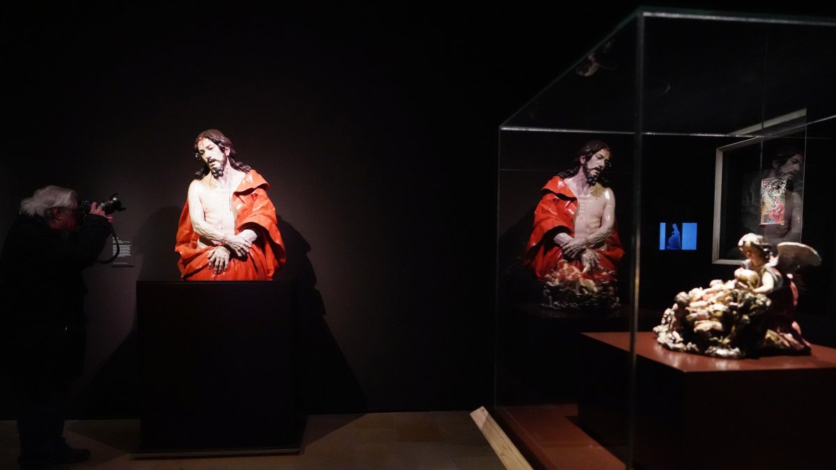 El Ecce Homo leonés en la exposicion 'Luisa Roldán. Escultora real' en el Museo Nacional de Escultura de Valladolid