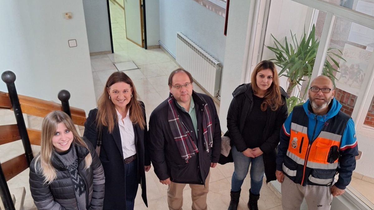 Un momento de la visita a la zona de recogida. dl