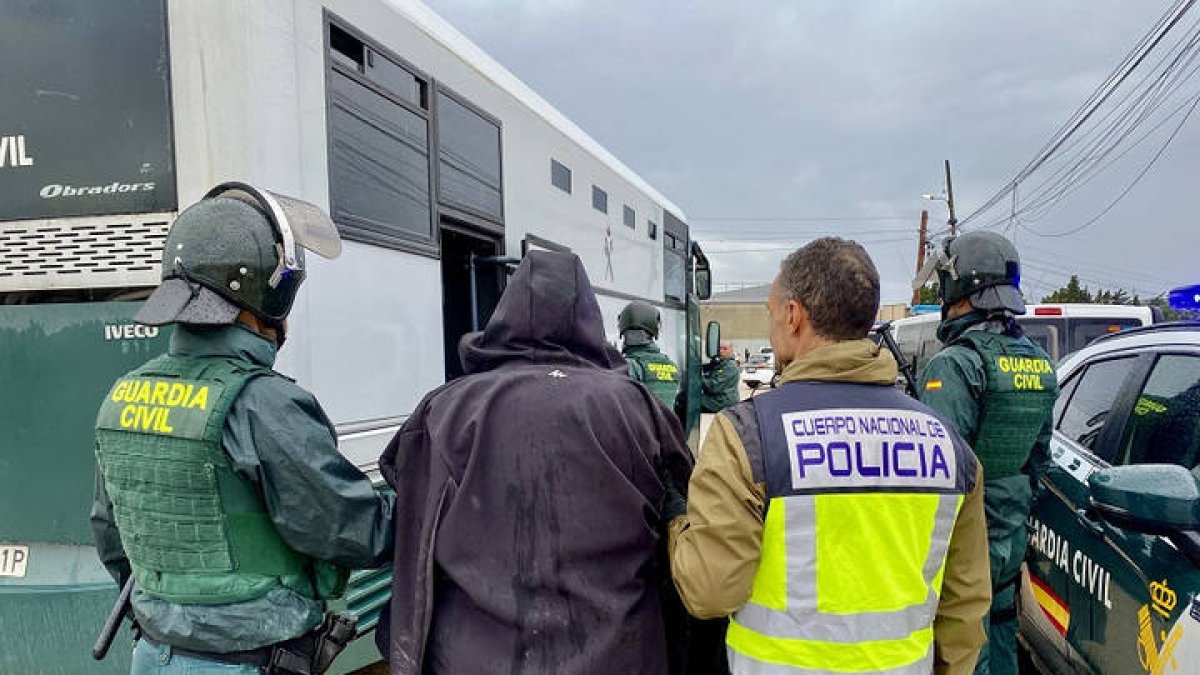 Actuación conjunta de Policía Nacional y Guardia Civil