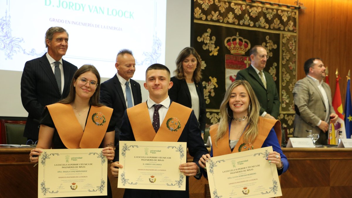 Un instante durante el acto de graduación de los estudiantes de la Escuela Superior y Técnica de Ingenieros de Minas.